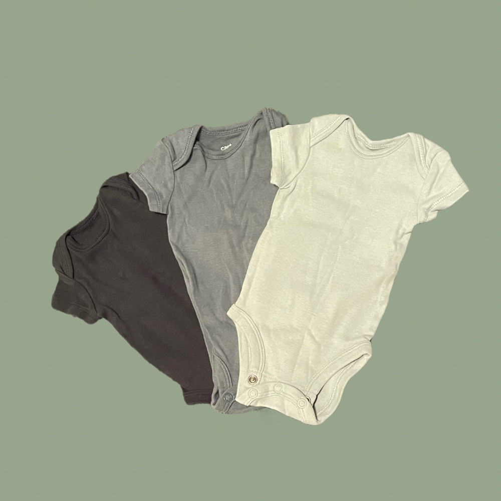 NEWBORN (0M) ONESIES: SET OF 3